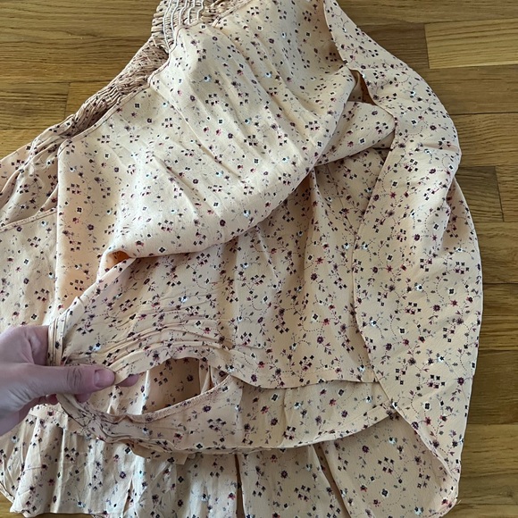 PLANET BLUE DANCE TILL DAWN SMOCKED ROMPER × PEACH MINI FLORAL - Picture 5 of 8